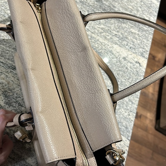 Authentic! Michael Kors tote w long strap included - Picture 4 of 11